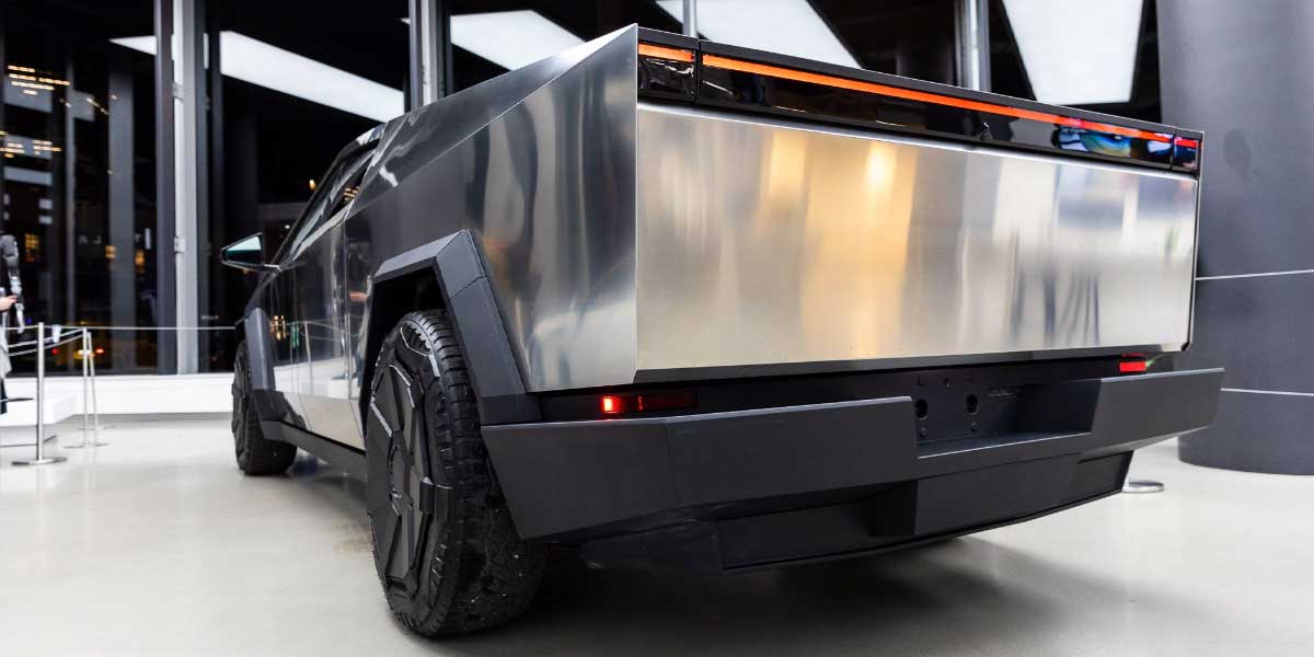 TESLA Cybertruck AWD exterior