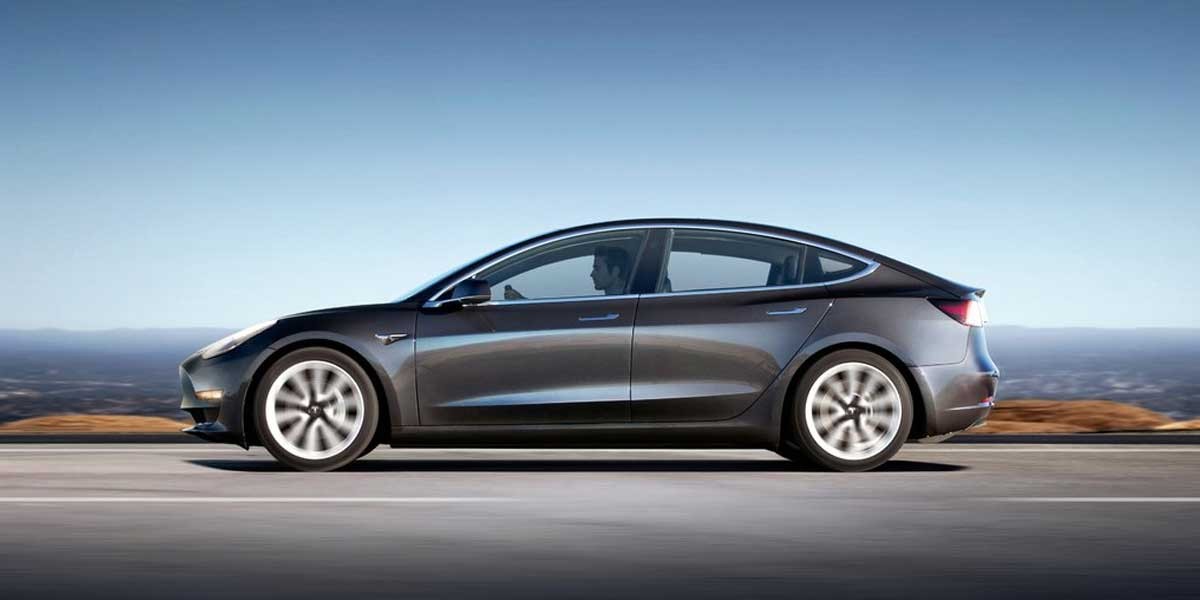 TESLA Model 3 Long Range RWD exterior