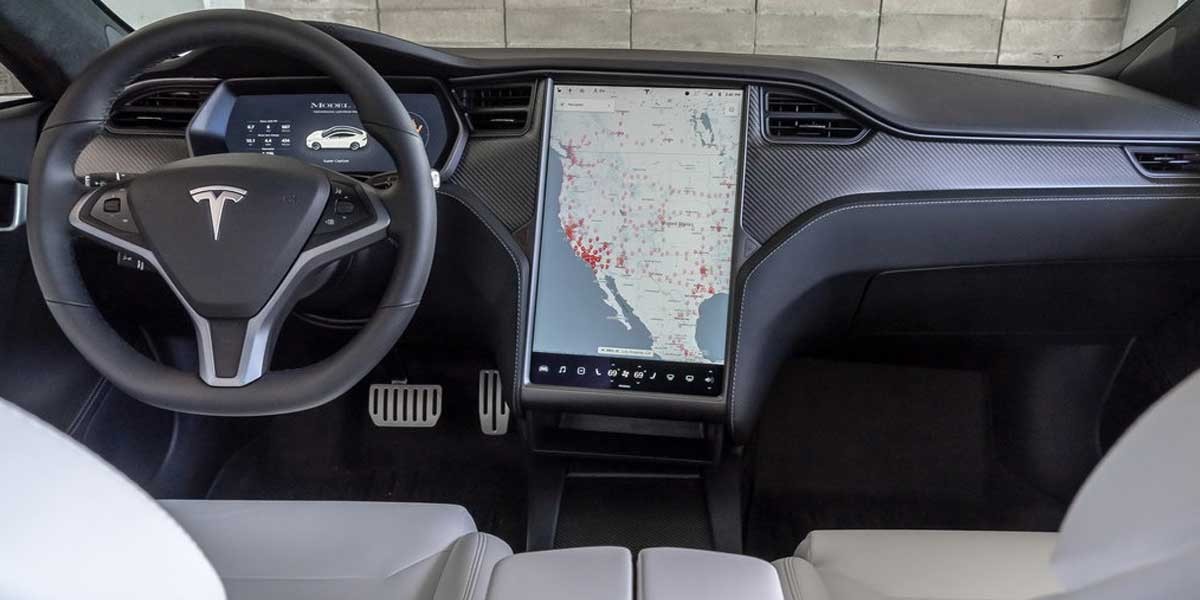 TESLA Model S Long Range interior