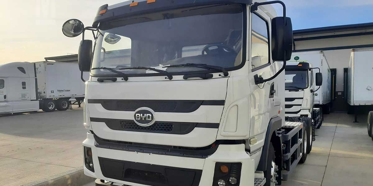 BYD 8TT TANDEM AXLE 4