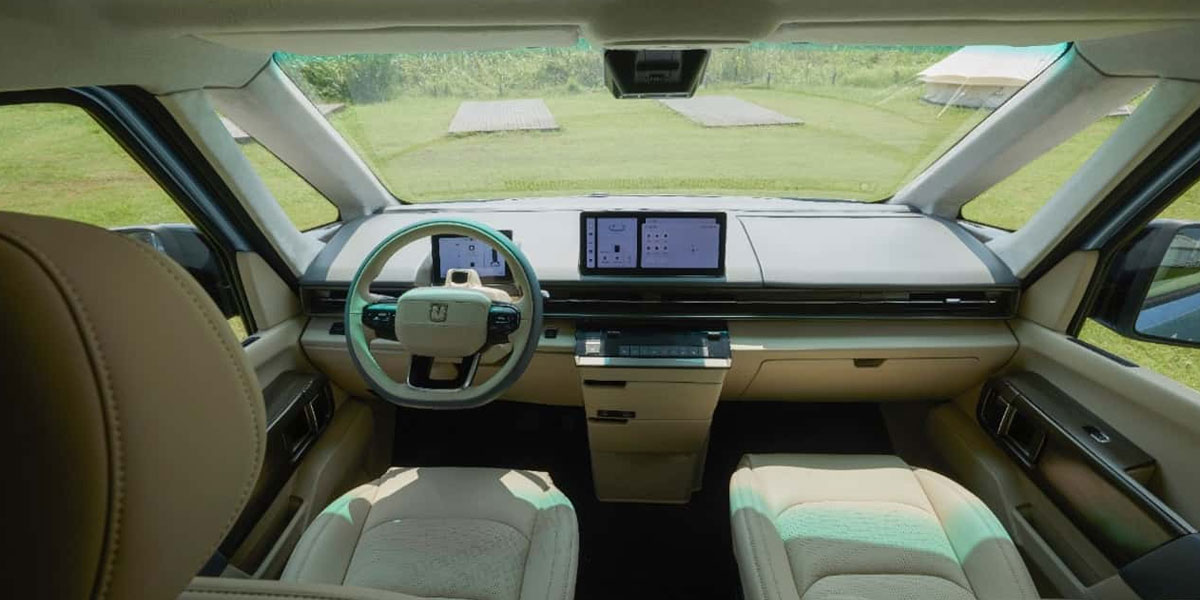 Geely Farizon Super VAN interior