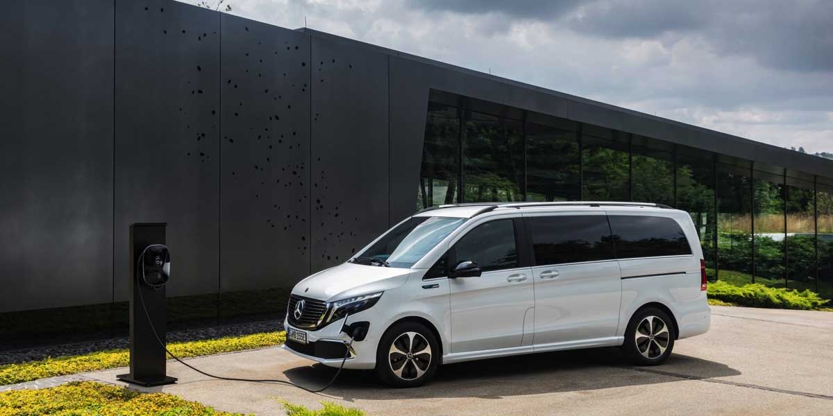 Mercedes Benz EQV 300 Extra Long charging