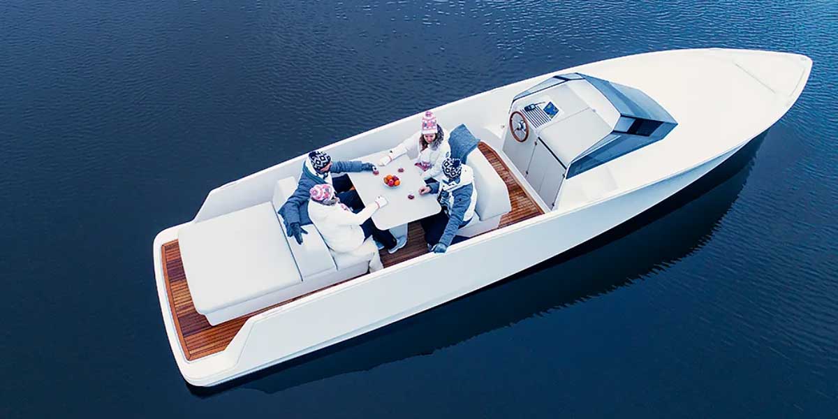 Q Yachts Q30 overview