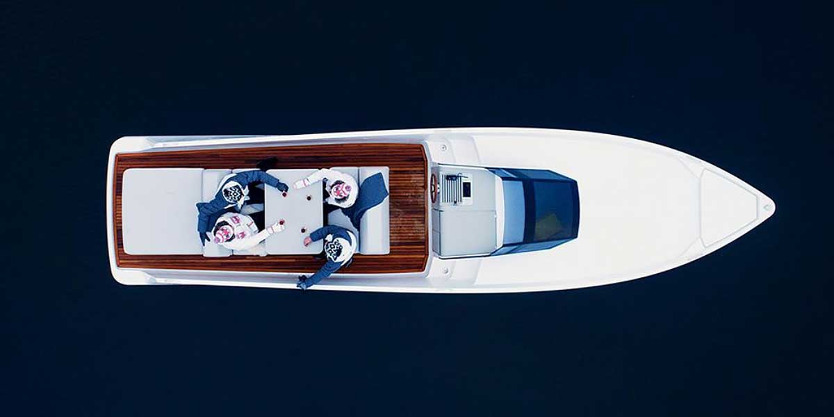 Q Yachts Q30 exterior