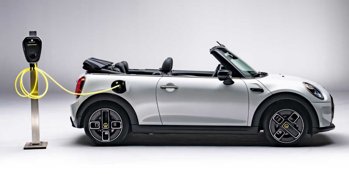 MINI Cooper SE Convertible 3