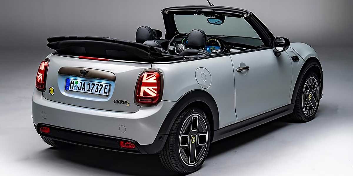 MINI Cooper SE Convertible 4