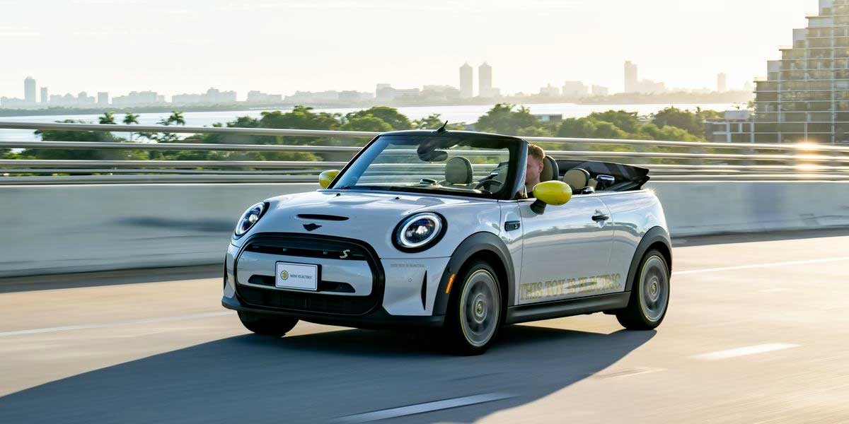 MINI Cooper SE Convertible 2