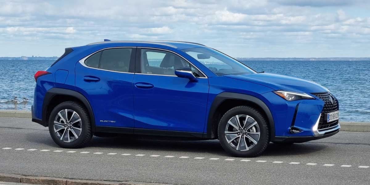 LEXUS UX300e 6