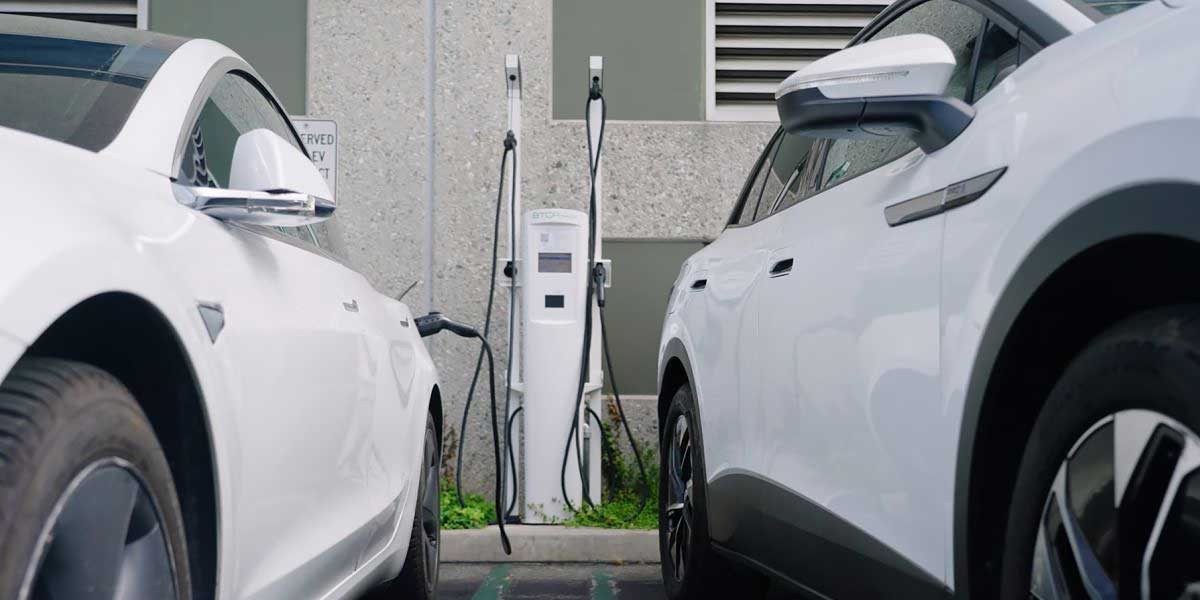 L2 MaX 32 EV charging station