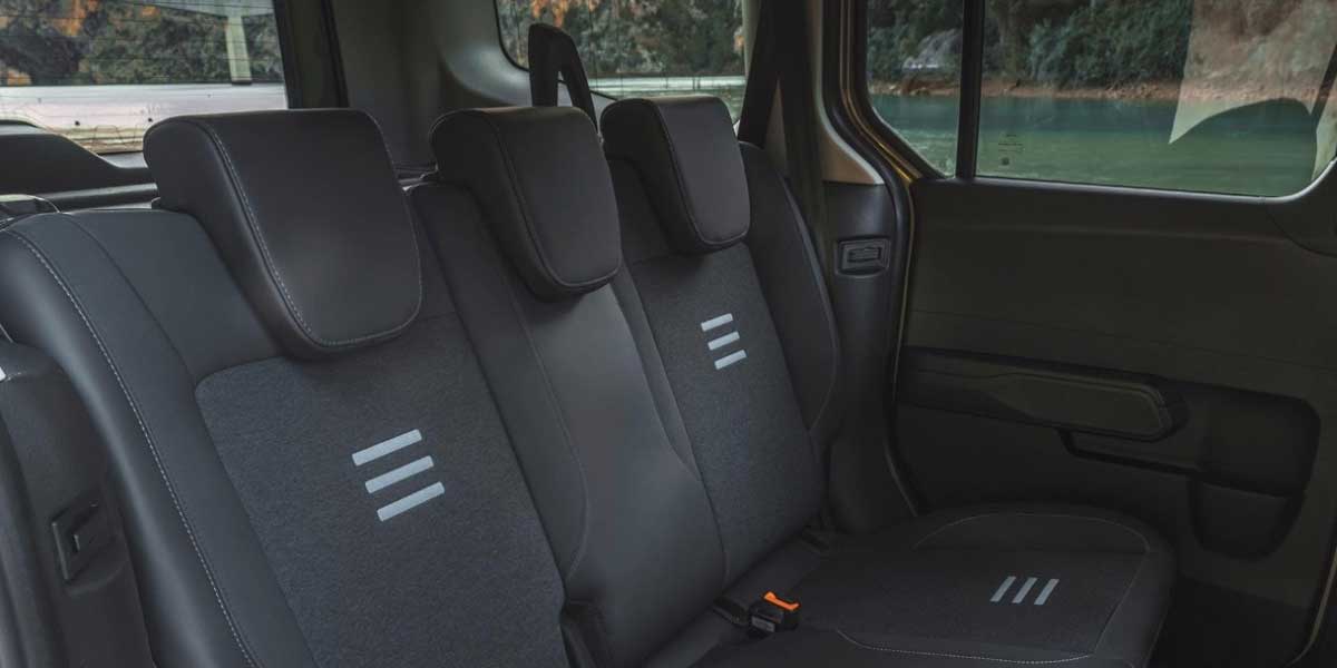 Ford E Tourneo Courier inside