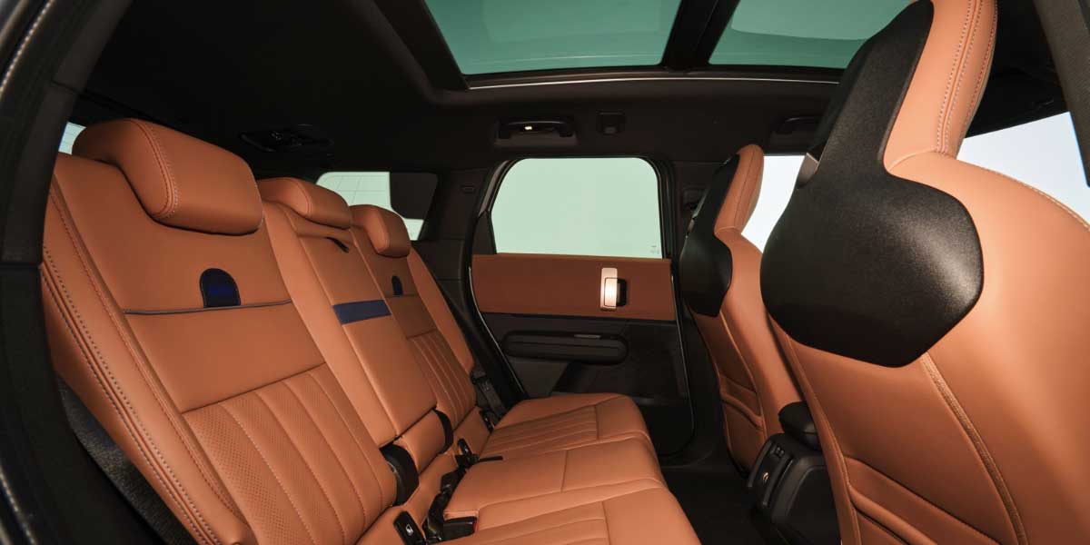 Mini Countryman E inside