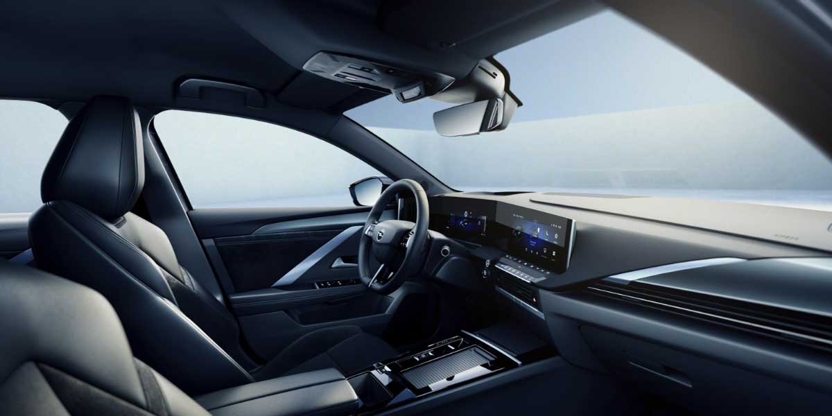 Opel Astra Electric interior