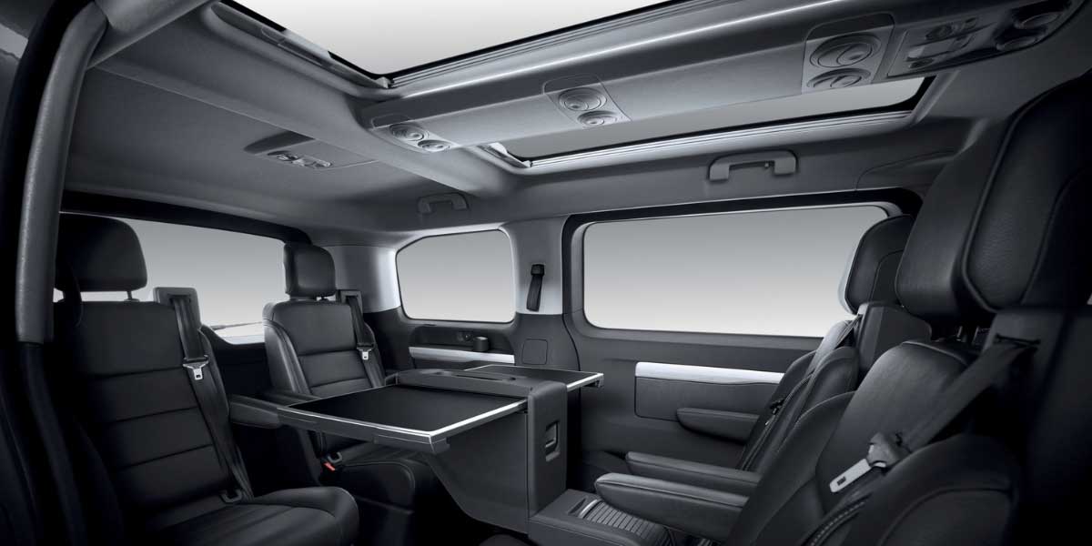 Peugeot e Traveller Long inside