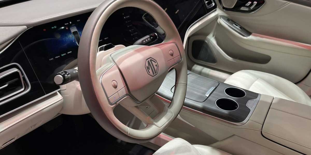 MG S9 interior