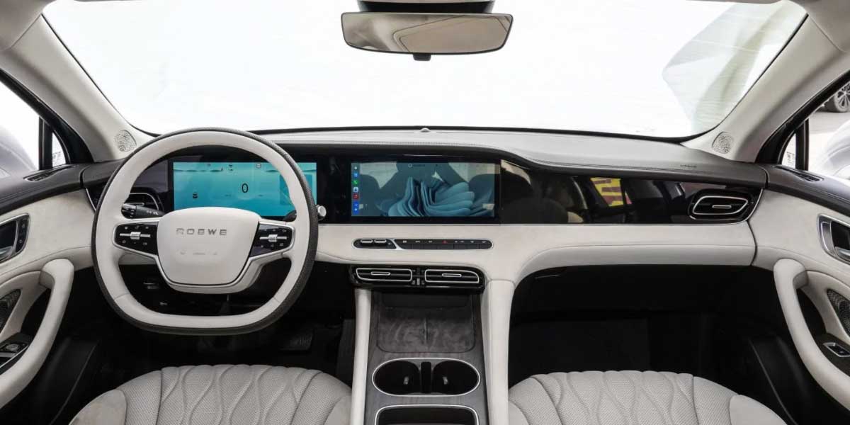 Roewe D7 interior